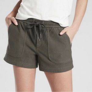 Athleta Farallon Short. Color Cypress Green. Size 16